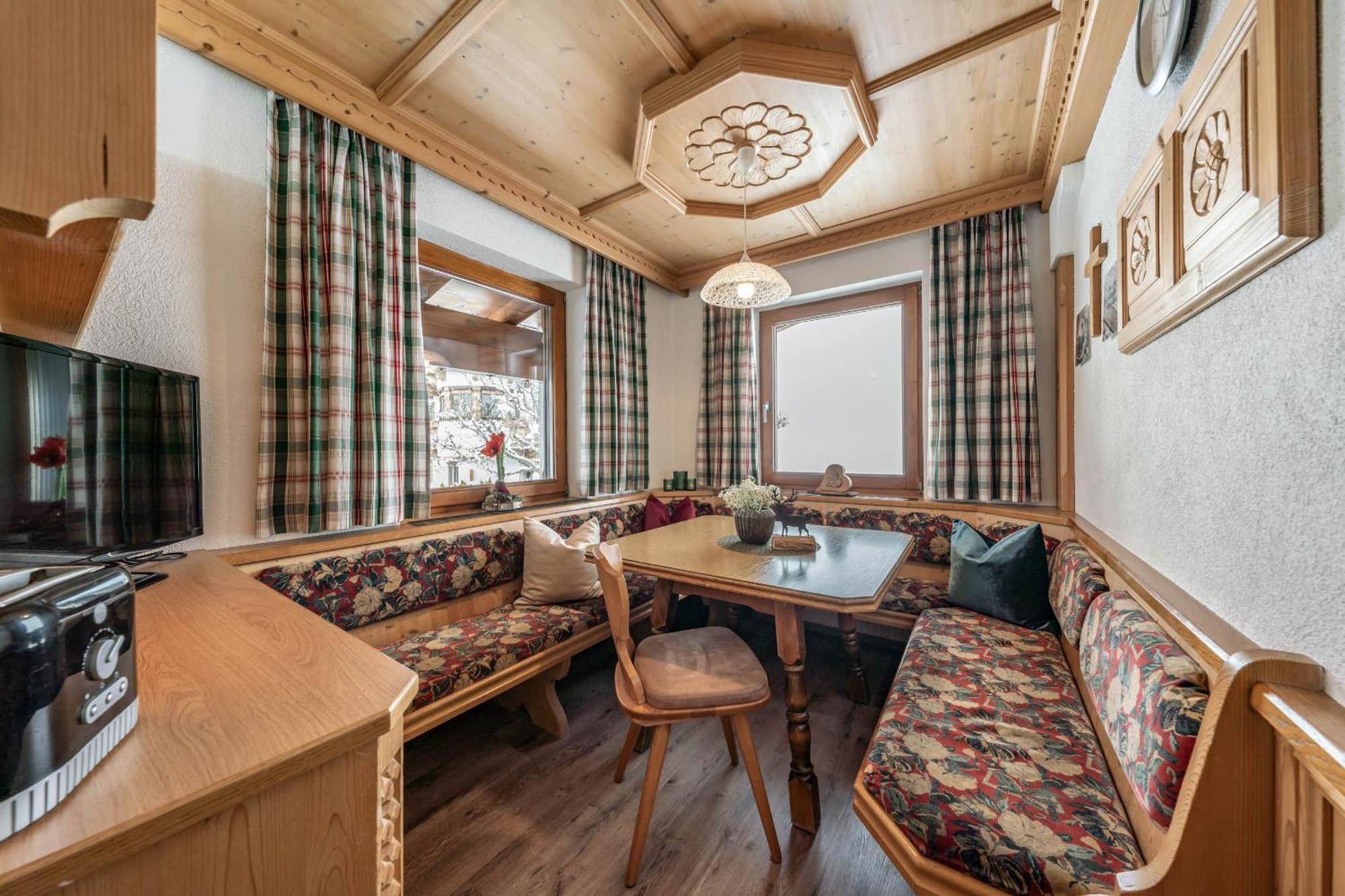 Haus Schoeser Hippach Exteriör bild